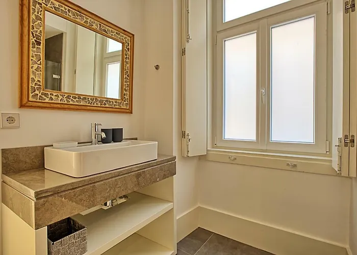 Apartment Myplacelisbon - Luxury Trindade I Lisbon